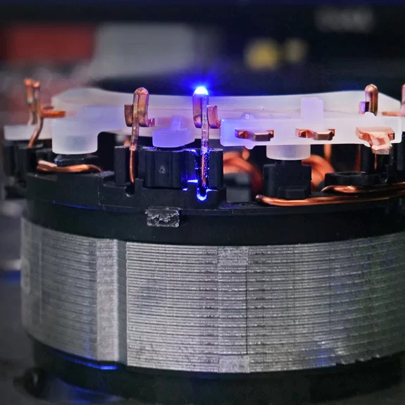 Welding of a small auxiliary motor with blue diode laser by Laserline diode lasers